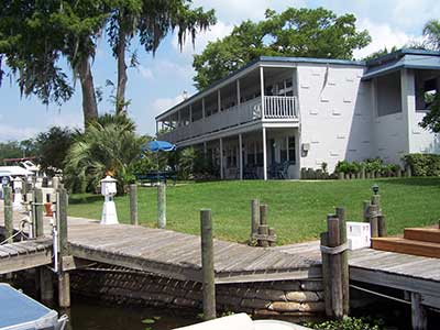  Balconys in the Riverview Building